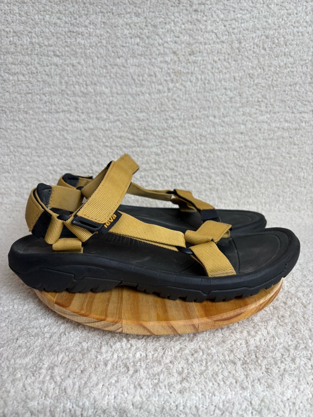 Teva Sandals Mens 11 Hurricane XLT2 Sport Strappy Open Toe Comfort in Tan Black
